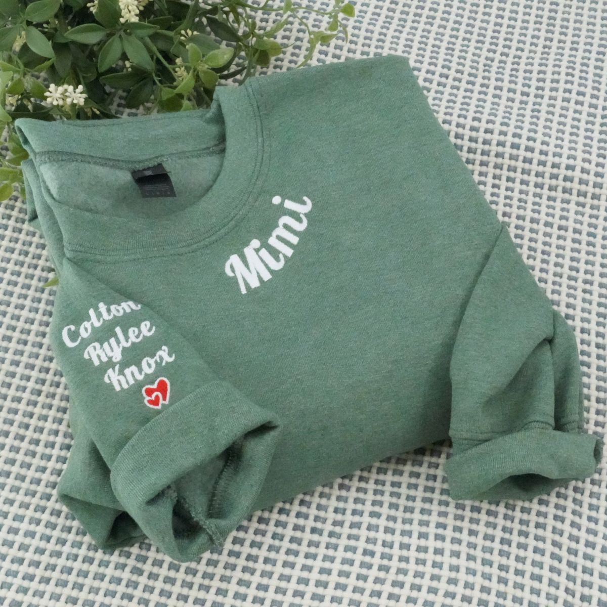 Custom Embroidered Neckline Mimi Sweatshirt for Grandmother – Personalized Grandma Hoodie with Names