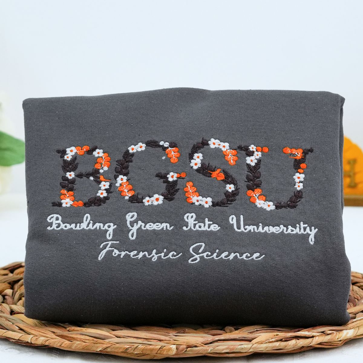 Custom Embroidered College Floral Letter Hoodie – Personalized University Sweatshirt & Freshman Gift