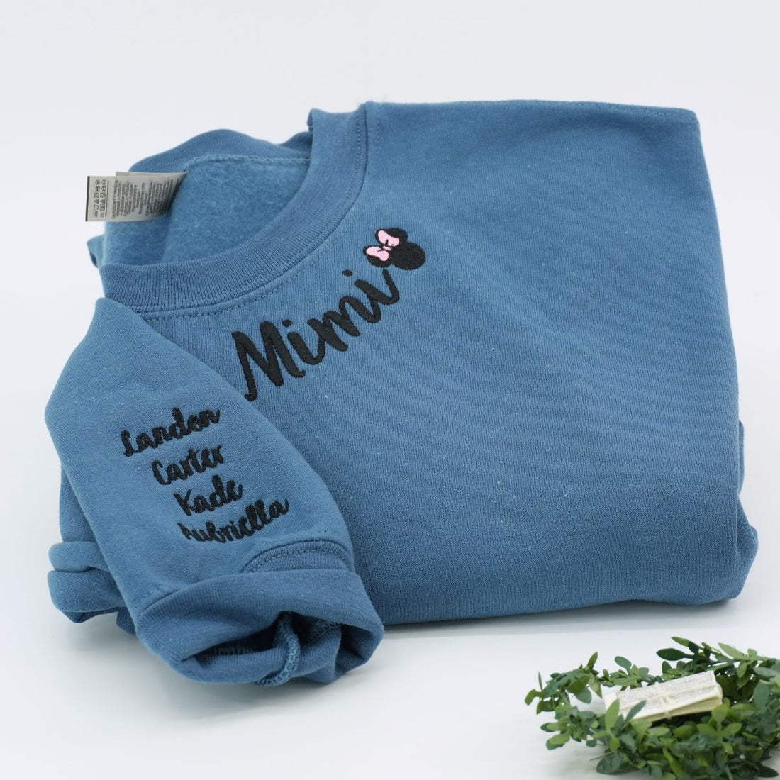 Custom Embroidered Neckline Mimi Sweatshirt for Grandmother – Personalized Grandma Hoodie with Names